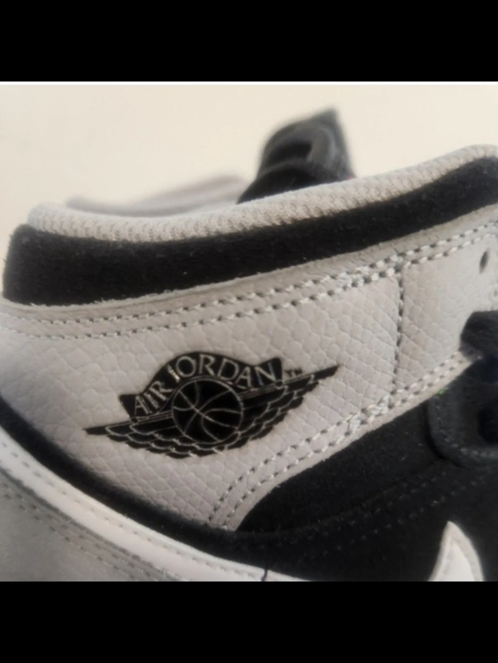Air Jordan 1 Mid Elephant Print sz 5y
